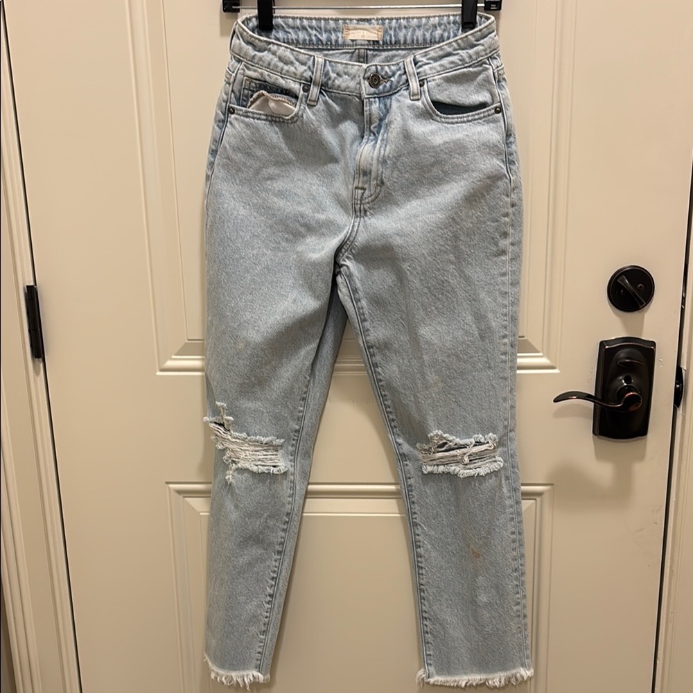 Altar’d State -Size 25 Jeans-Lightwashed color.